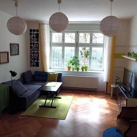 Garden Apartment Прага Екстериор снимка