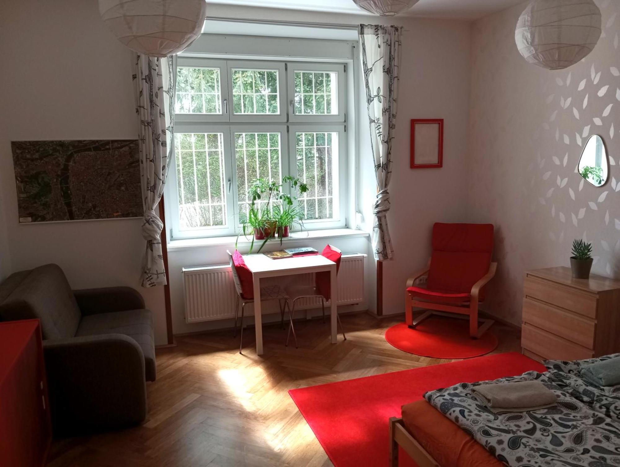 Garden Apartment Прага Екстериор снимка
