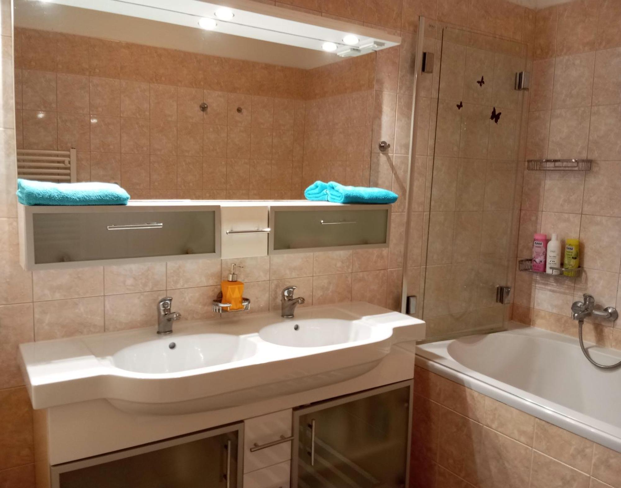 Garden Apartment Прага Екстериор снимка