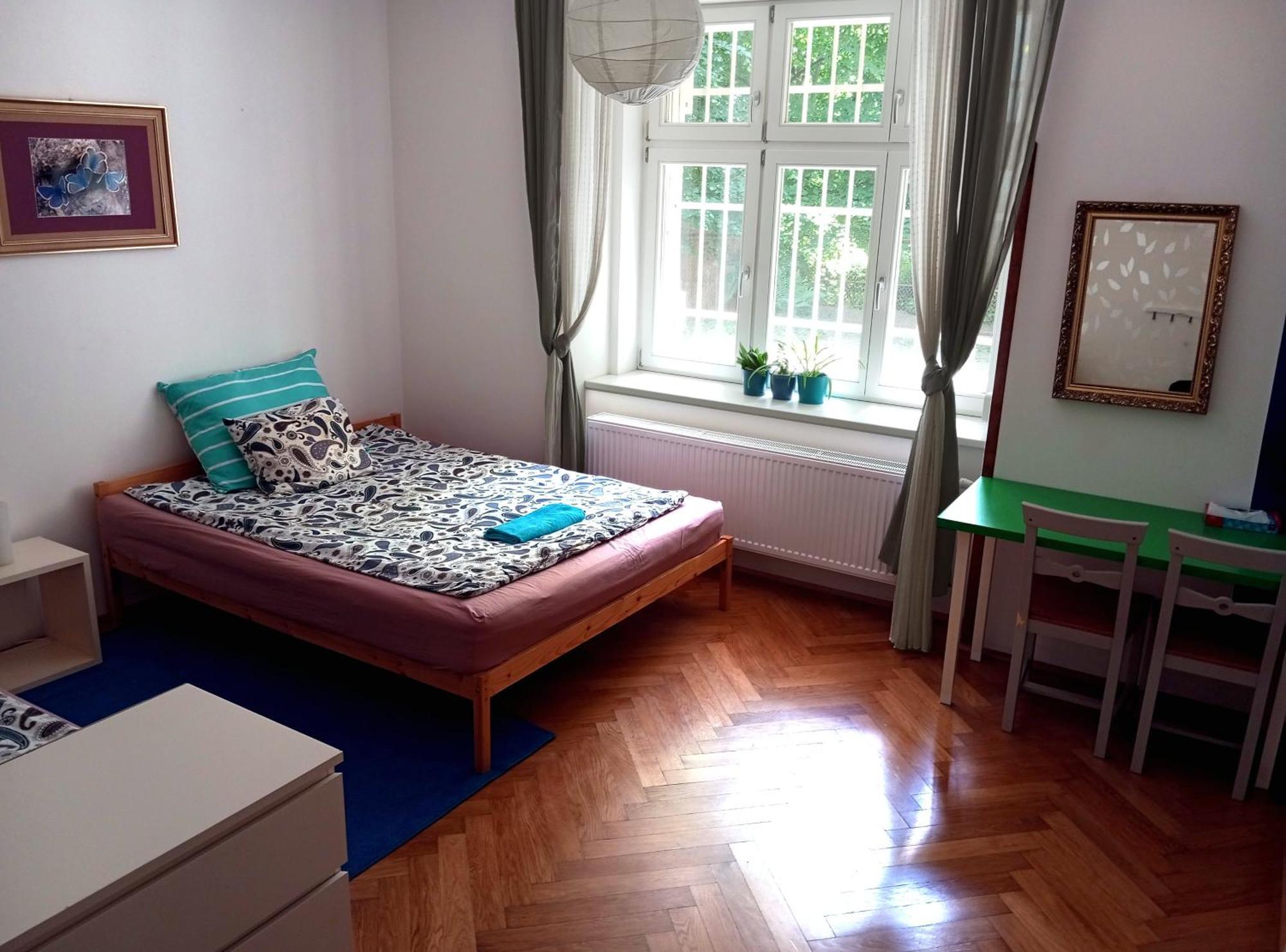 Garden Apartment Прага Екстериор снимка